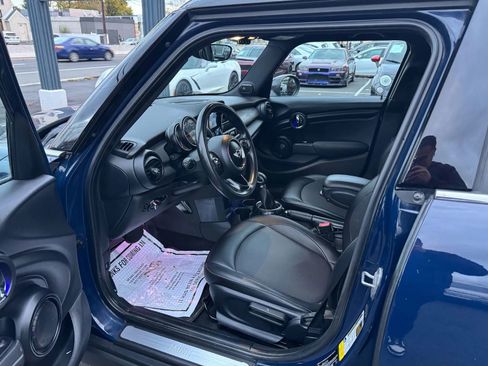 Used 2015 MINI Cooper 4-Door Hardtop image 16