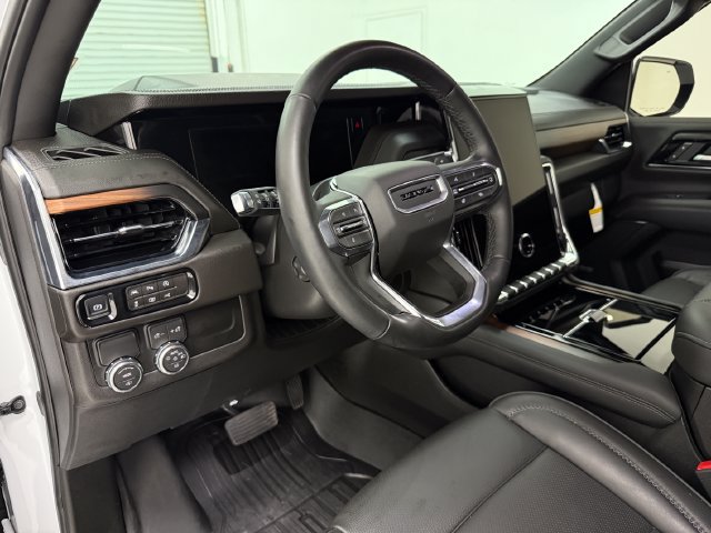 Used 2026 GMC Yukon Denali w/ Sun & Power Step Package RWD image 9