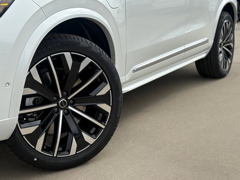 New 2026 Volvo XC90 T8 Plus w/ Protection Package Premier image 10