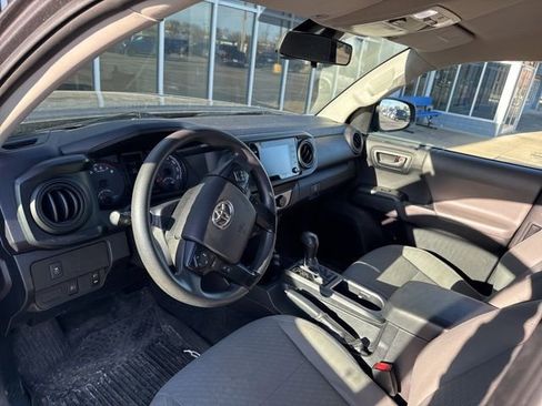 Used 2020 Toyota Tacoma SR w/ SR Convenience Package image 7