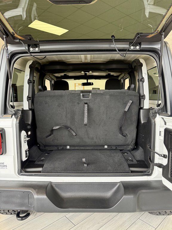 Used 2019 Jeep Wrangler Sport AWD/4WD image 9