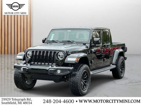 Used 2022 Jeep Gladiator Overland AWD/4WD image 8