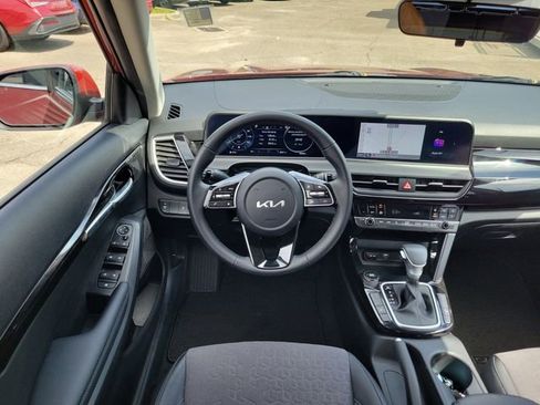 Used 2024 Kia Seltos S FWD image 27