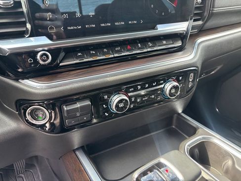 Used 2024 GMC Sierra 1500 SLT image 18