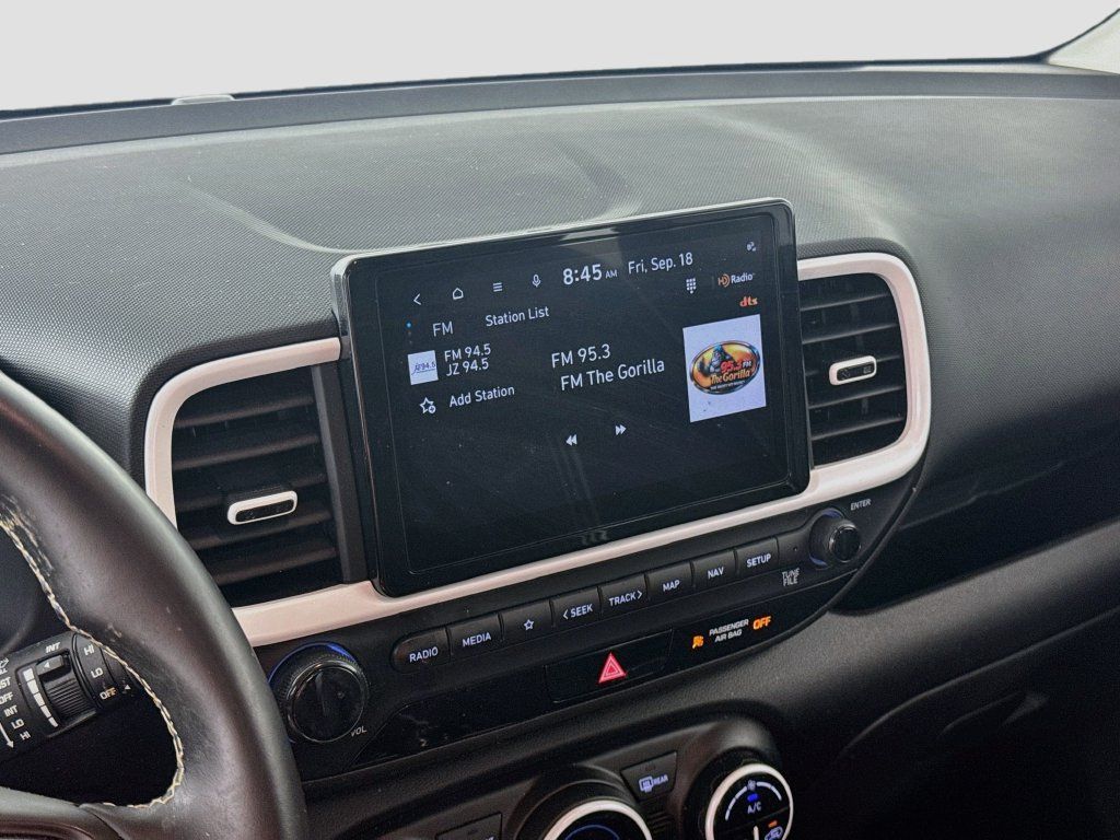 Certified 2024 Hyundai Venue Limited FWD image 15