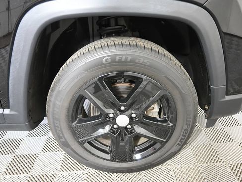 Used 2022 Jeep Compass Latitude AWD/4WD image 11