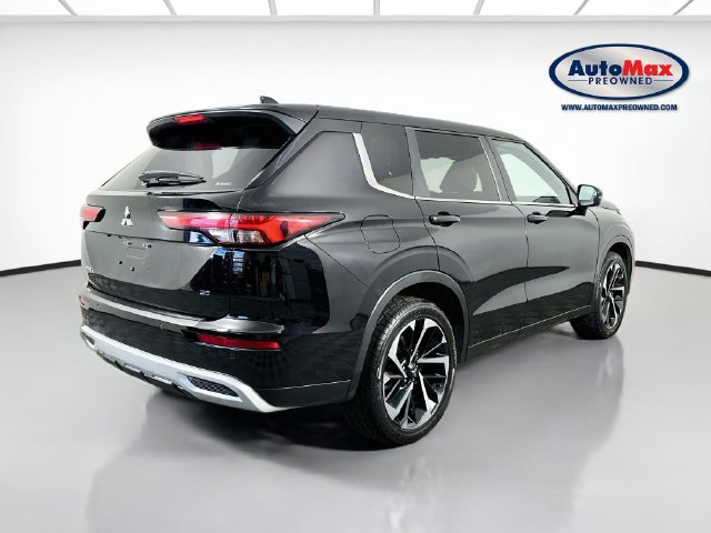 Used 2024 Mitsubishi Outlander SE AWD/4WD image 2