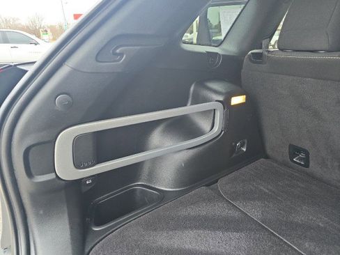 Used 2016 Jeep Cherokee Latitude w/ Cold Weather Group image 39