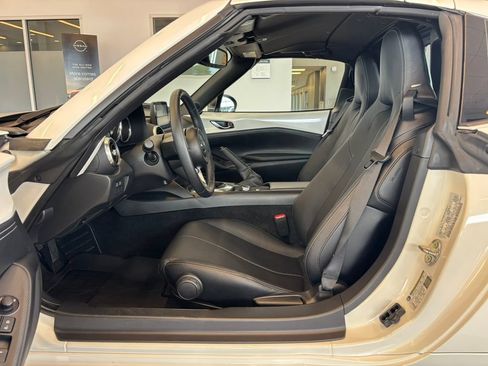 Used 2023 MAZDA MX-5 Miata Grand Touring RWD image 15