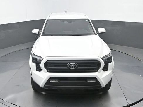 Used 2025 Toyota Tacoma SR5 AWD/4WD image 27