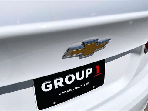 Used 2021 Chevrolet Malibu LT FWD image 30
