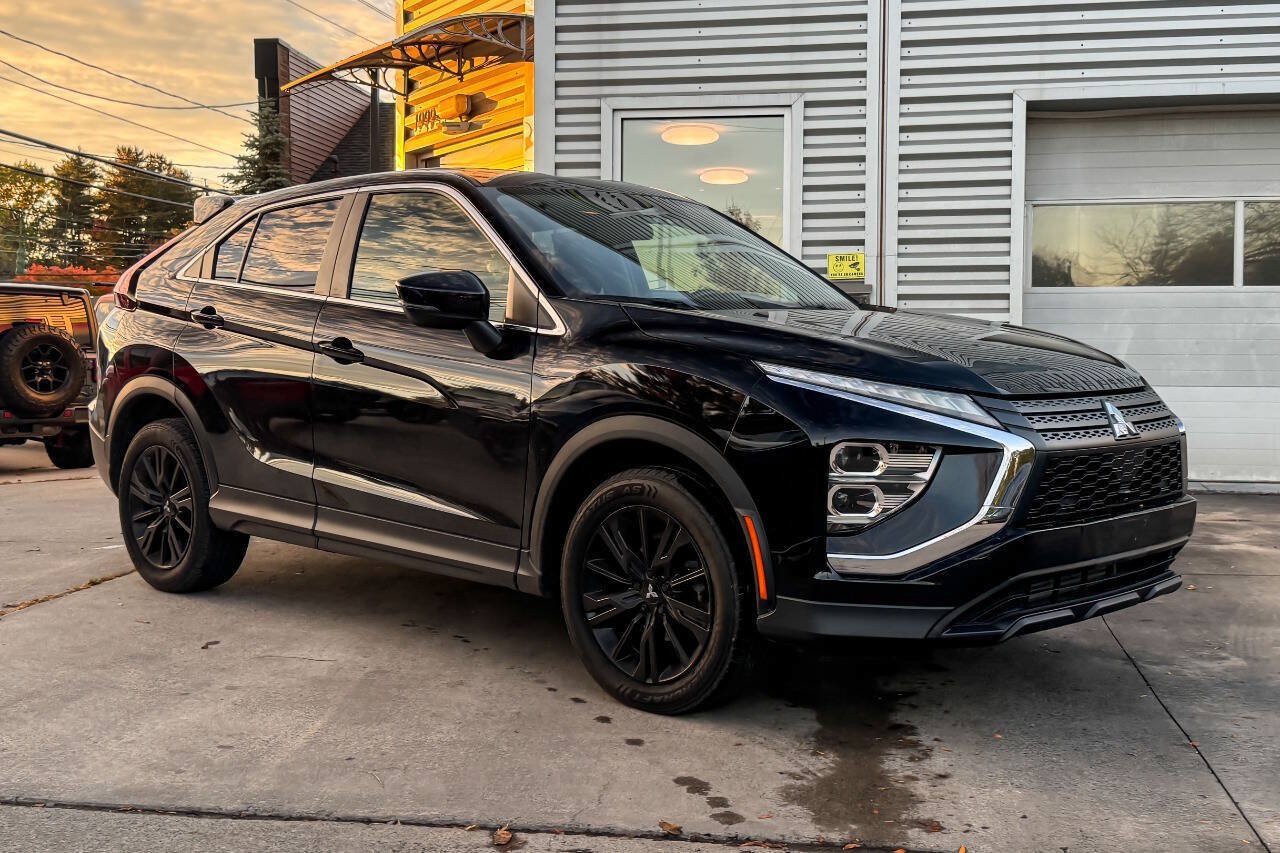 Used 2023 Mitsubishi Eclipse Cross LE AWD/4WD image 2