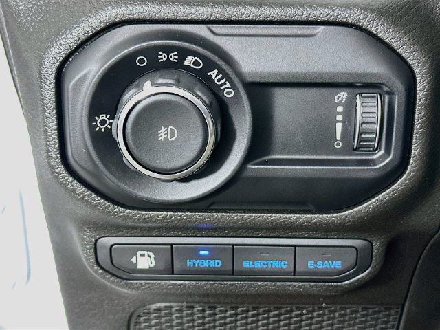 Used 2023 Jeep Wrangler Unlimited Sahara AWD/4WD image 25