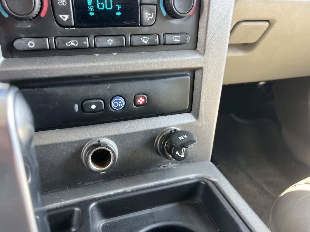 Used 2004 HUMMER H2 w/ Preferred Equipment Group AWD/4WD image 32