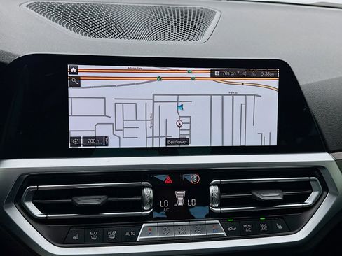 Used 2022 BMW 330e w/ M Sport Package RWD image 9
