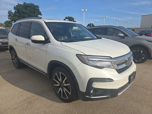 Used 2019 Honda Pilot Touring image 2