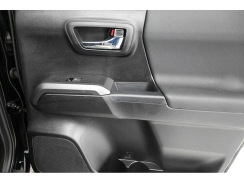 Used 2023 Toyota Tacoma TRD Off-Road image 17