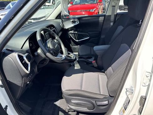 Used 2025 Kia Soul LX w/ LX Technology Package image 14