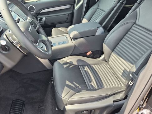 New 2026 Land Rover Discovery Dynamic SE AWD/4WD image 16