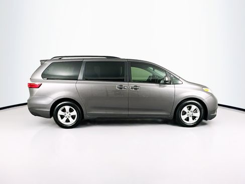 Used 2015 Toyota Sienna LE FWD image 10
