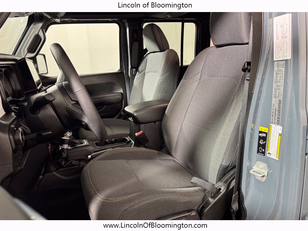 Used 2025 Jeep Wrangler Unlimited Sport AWD/4WD image 16