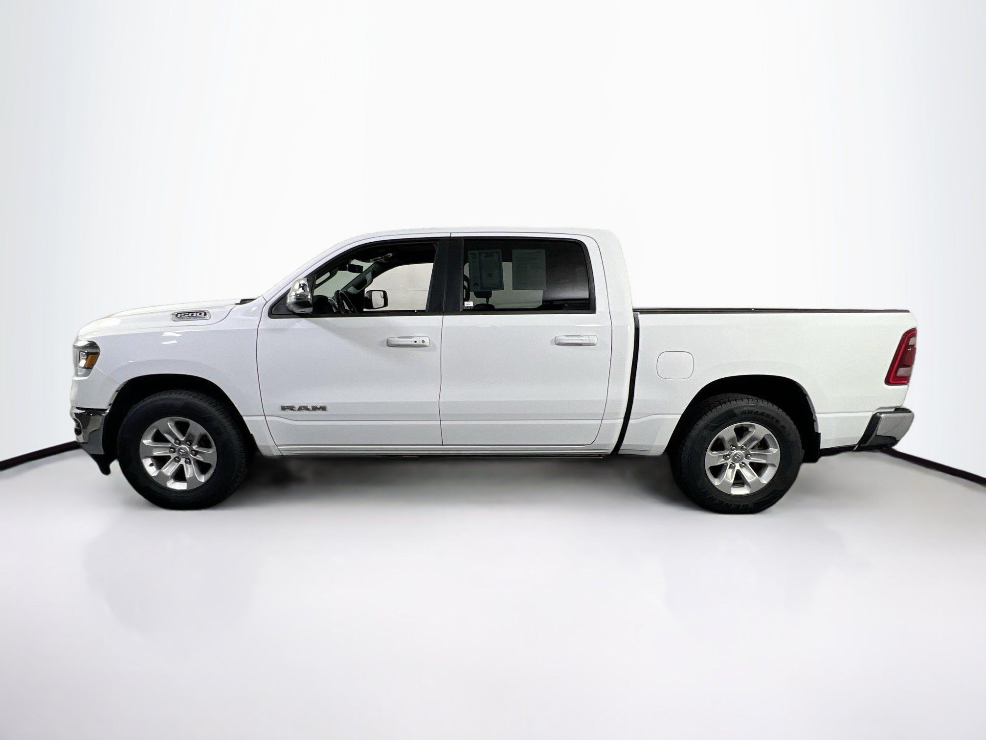 Used 2023 RAM 1500 Laramie AWD/4WD image 8