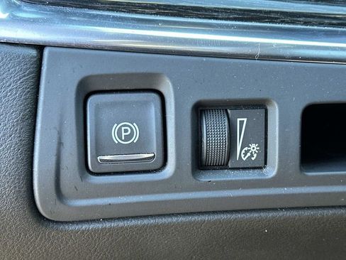 Used 2023 Cadillac XT5 Premium Luxury image 21