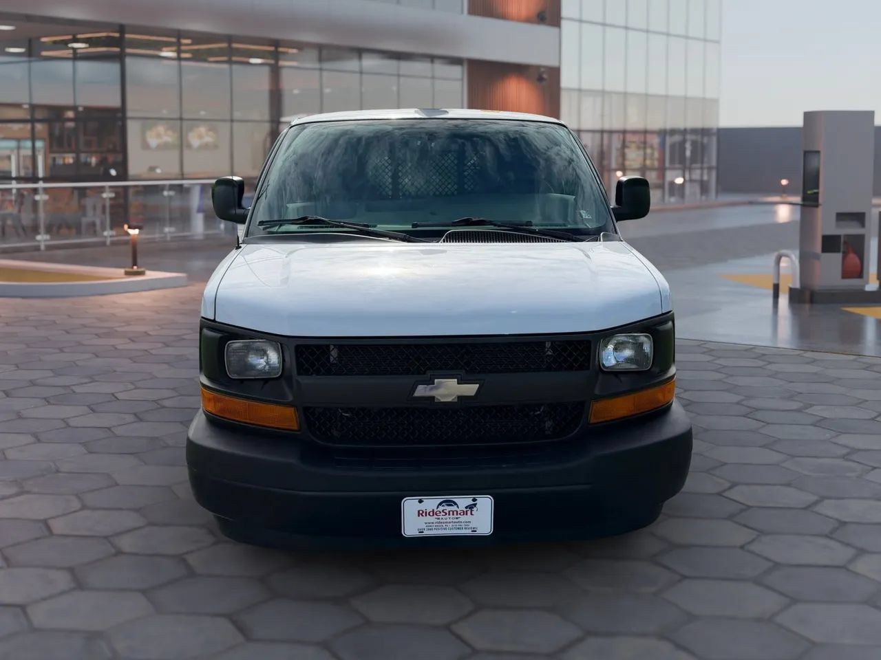 Used 2017 Chevrolet Express 2500 RWD image 7