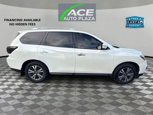 Used 2017 Nissan Pathfinder SV AWD/4WD image 4