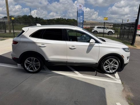 Used 2017 Lincoln MKC Reserve AWD/4WD image 9