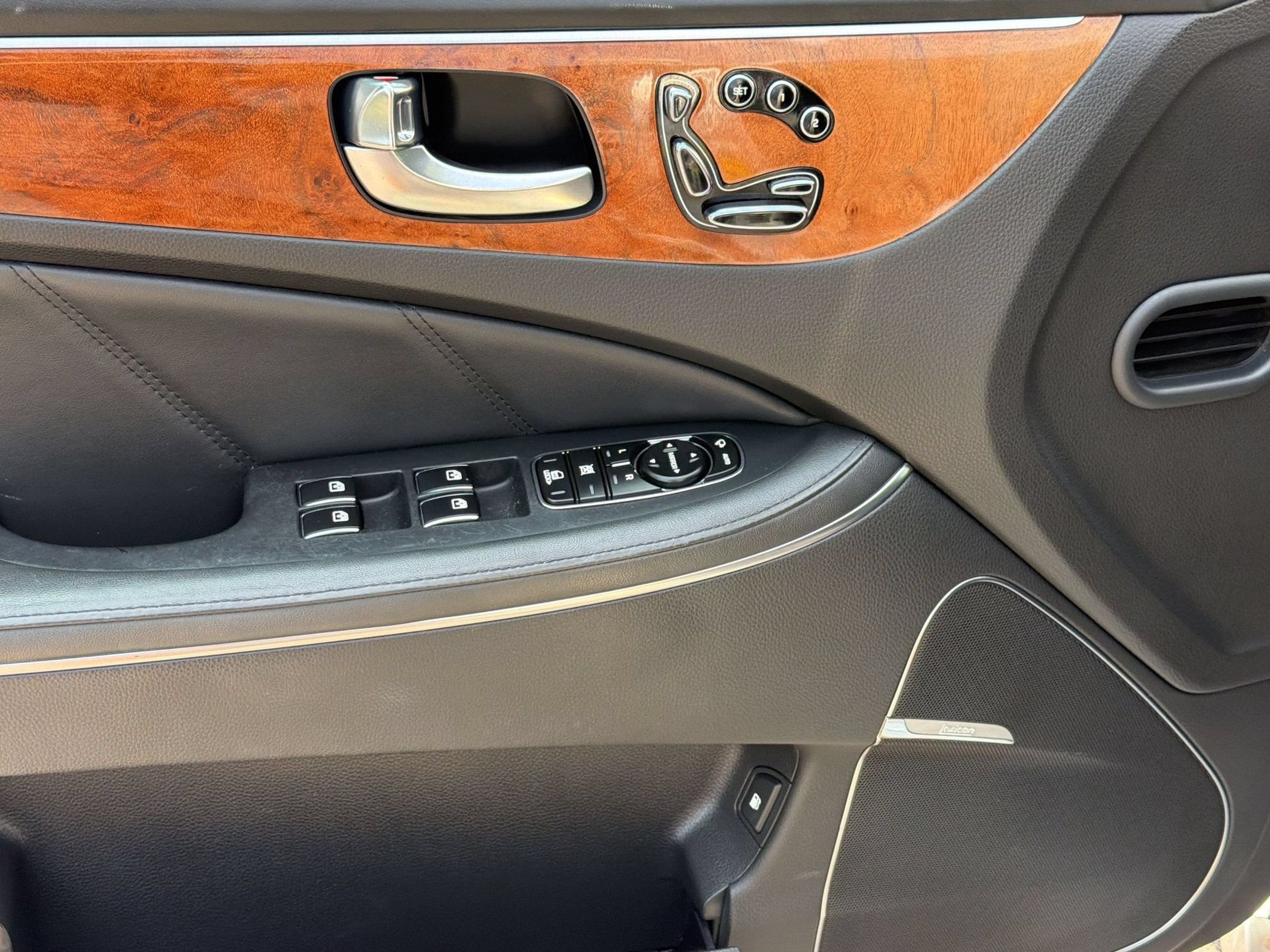 Used 2014 Hyundai Equus Ultimate RWD image 13