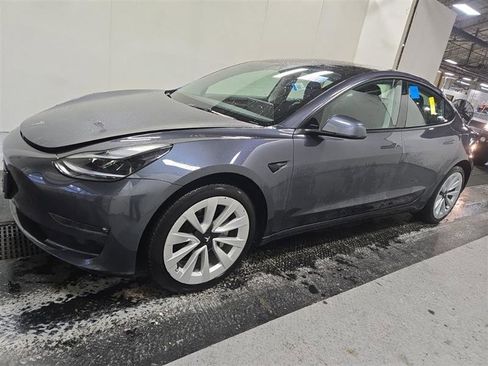 Used 2023 Tesla Model 3 Standard Range image 4