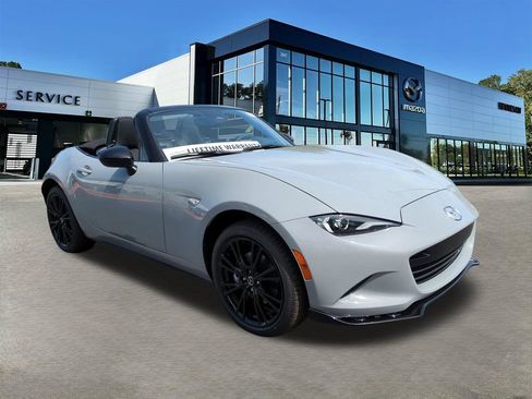 New 2026 MAZDA MX-5 Miata Club w/ Interior Package RWD image 2