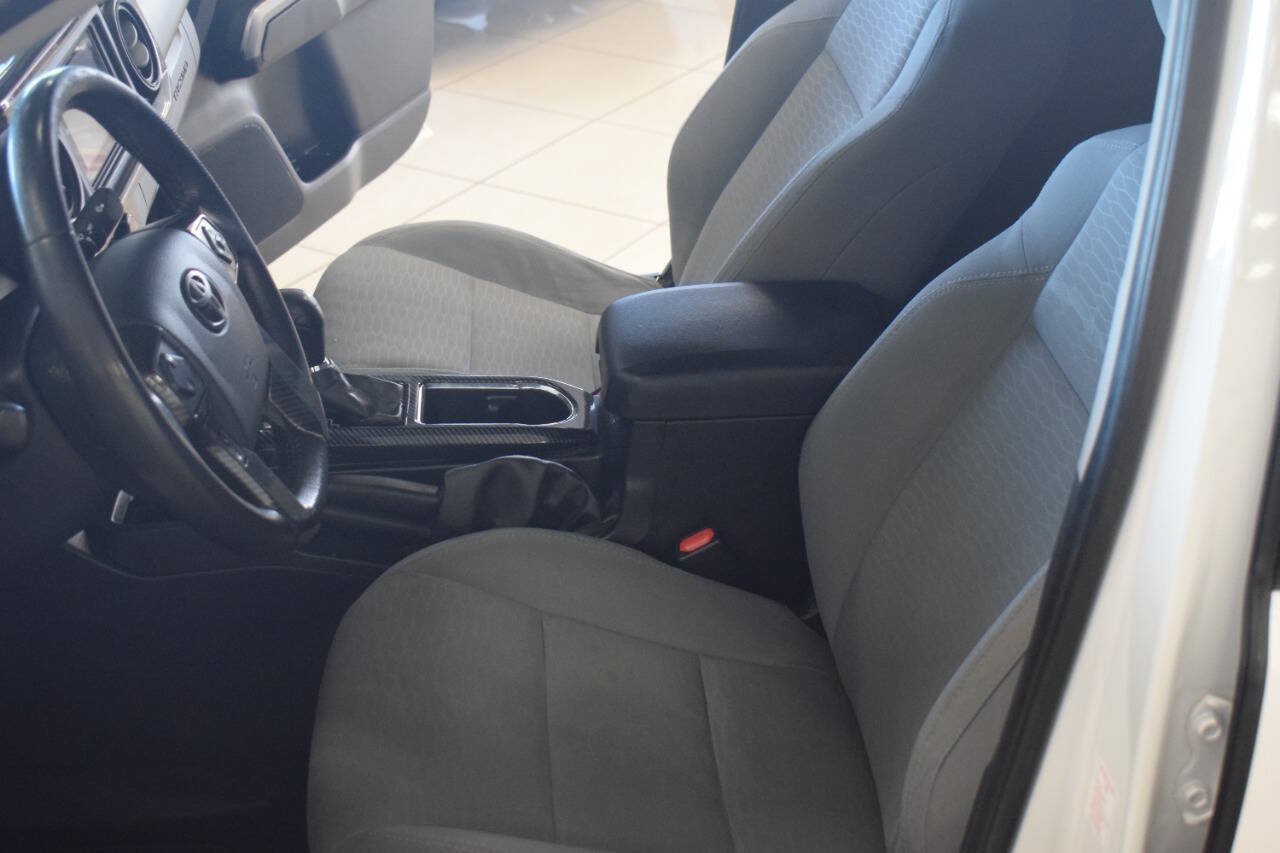 Used 2017 Toyota Tacoma SR5 RWD image 39