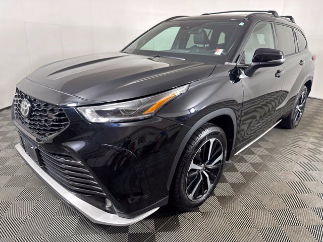 Used 2021 Toyota Highlander XSE AWD/4WD image 8