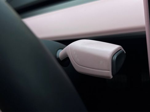 Used 2022 Tesla Model Y Performance image 35