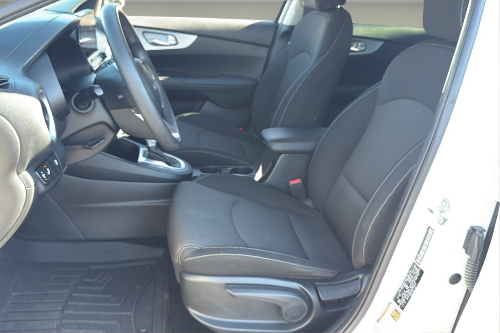 Used 2024 Kia Forte LXS w/ LXS Technology Package FWD image 13