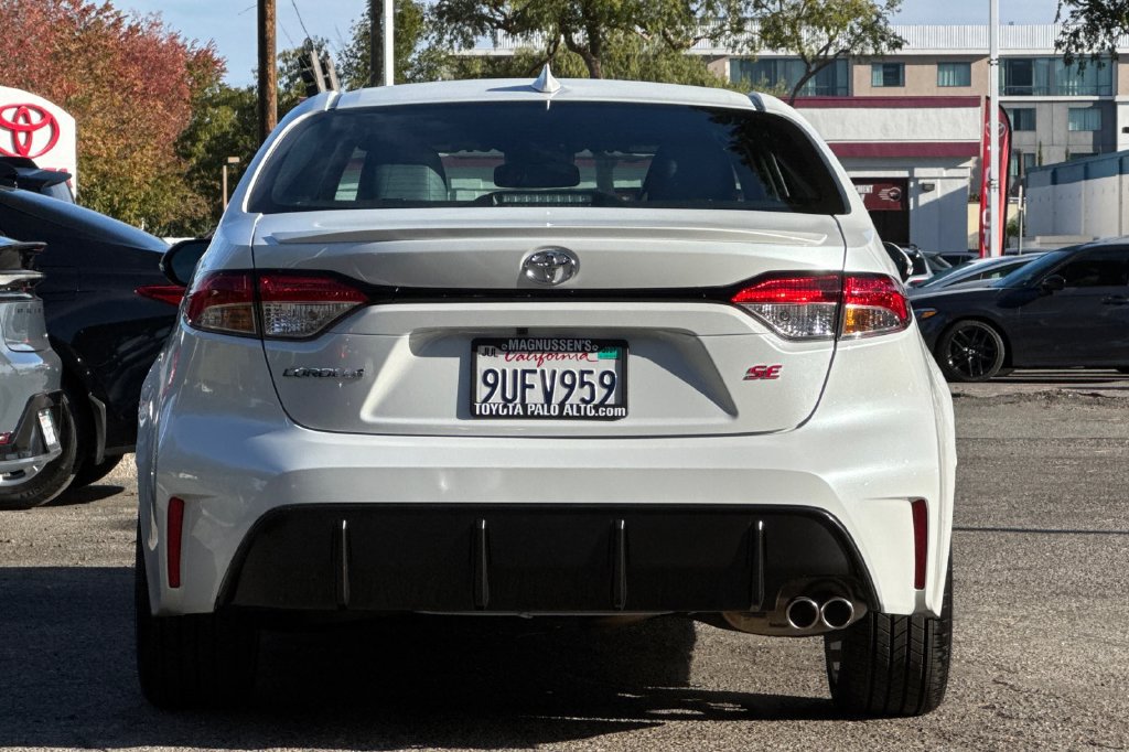 Certified 2025 Toyota Corolla SE w/ Convenience Package FWD image 4