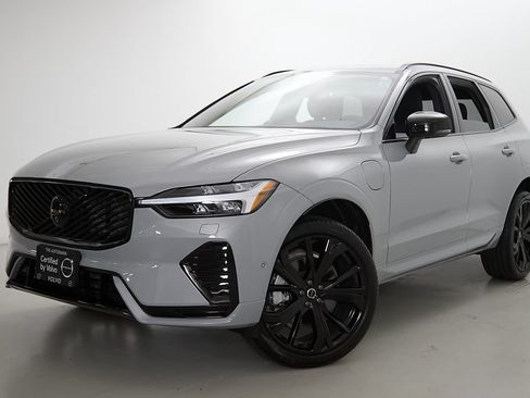 Certified 2026 Volvo XC60 T8 Ultra AWD/4WD image 2