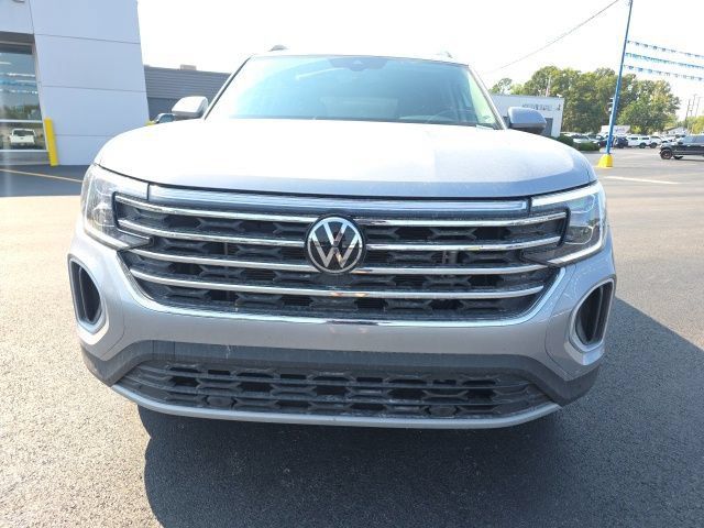Used 2026 Volkswagen Atlas SE AWD/4WD image 2