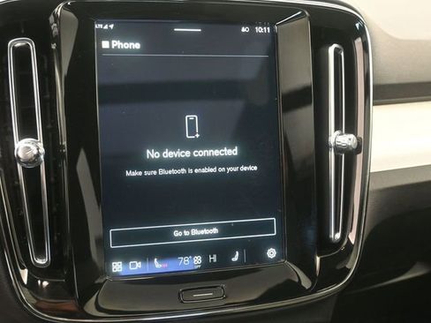 Used 2024 Volvo XC40 B5 Core image 29