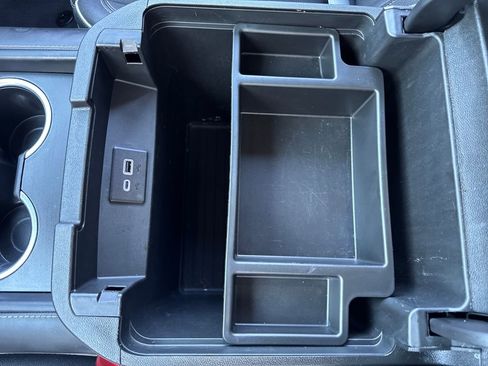 Used 2024 Chevrolet Suburban Premier image 24