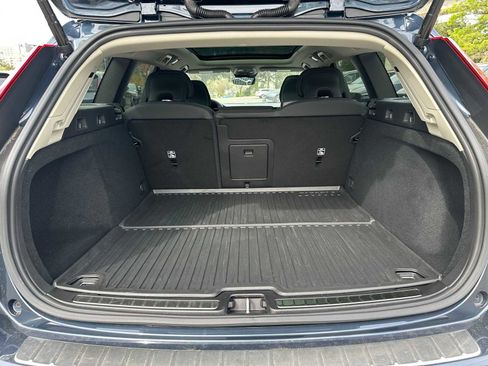 Used 2026 Volvo V60 B5 Cross Country Plus w/ Climate Package AWD/4WD image 14