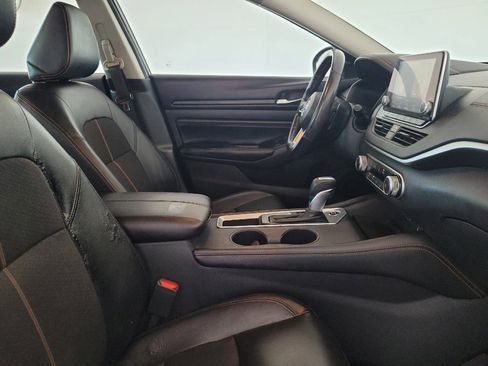 Used 2022 Nissan Altima 2.5 SR w/ Midnight Edition Package FWD image 21