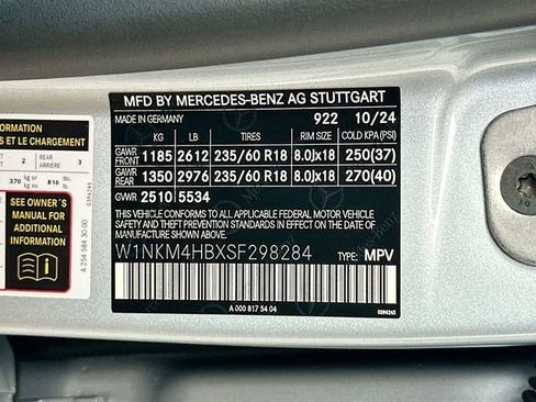 Used 2025 Mercedes-Benz GLC 300 4MATIC image 34