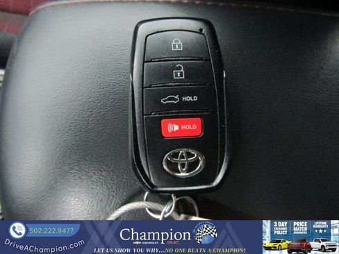 Used 2024 Toyota Corolla SE FWD image 7