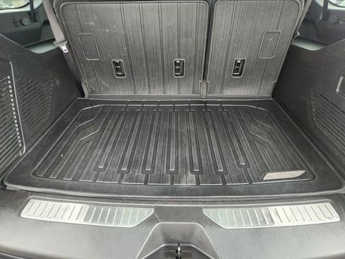 Used 2022 GMC Yukon XL Denali AWD/4WD image 31