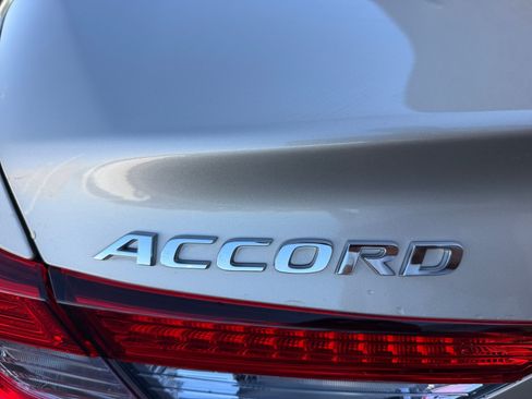 Used 2018 Honda Accord Hybrid image 24