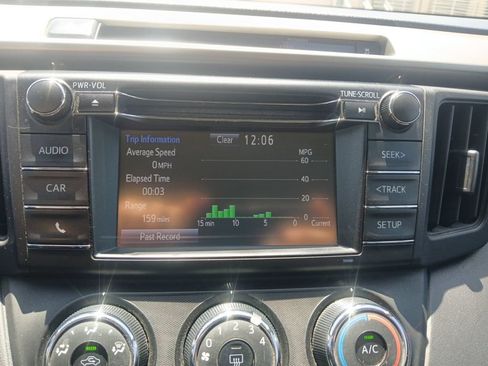 Used 2016 Toyota RAV4 LE FWD image 19
