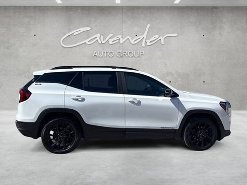 Certified 2024 GMC Terrain SLE w/ Elevation Edition image 17